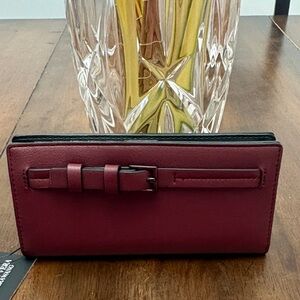 Simply Vera Wang womens walllet. New with tags. Vegan leather.